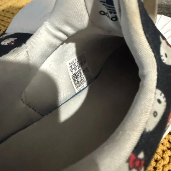 Hello Kitty Adidas Black Kids Shoes - Picture 4 of 4